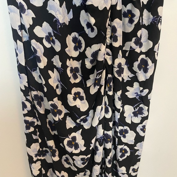 NWT H&M Floral Print Dress with Slit, Size Small, New With Tags - Picture 5 of 9
